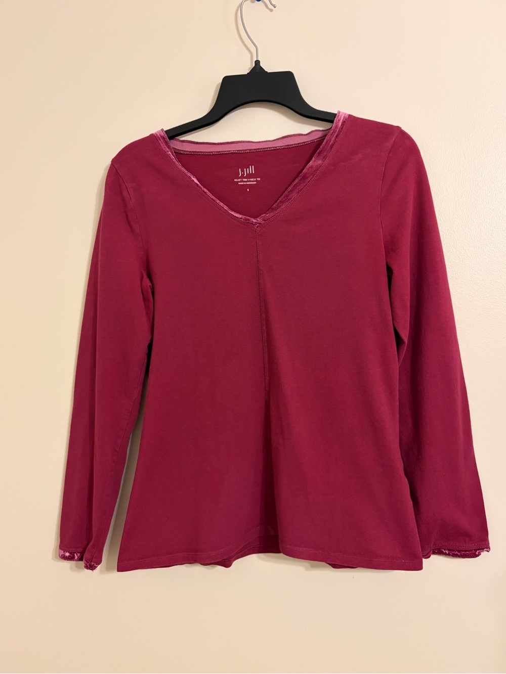 J. Jill | Women's Velvet Trim V Neck Tee in Raspberry size S